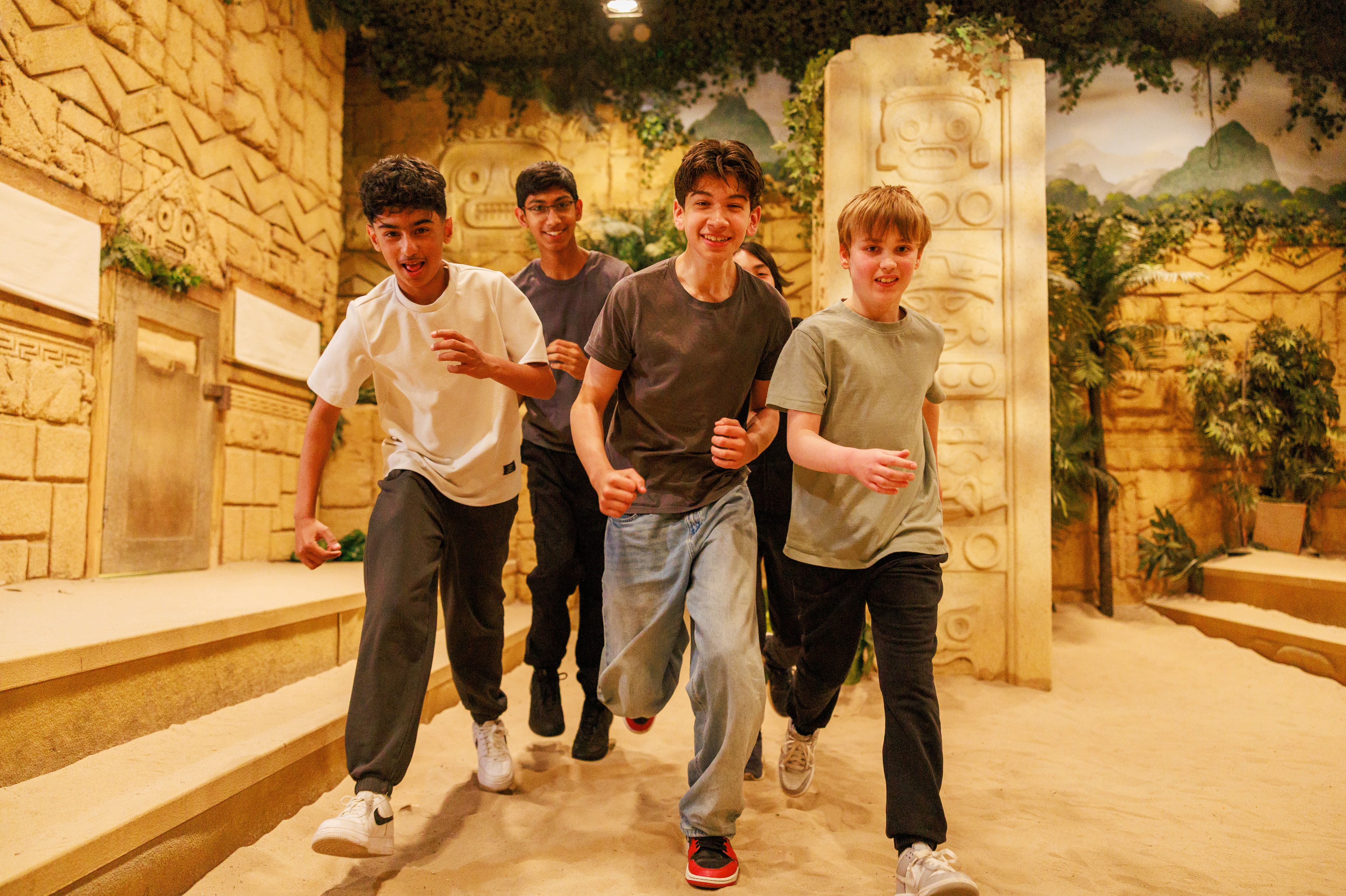 Boys In Maze (7) HERO